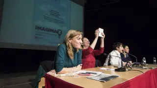 Tania Sánchez critica el trato desigual que se tiene con ella en comparación con Pablo Iglesias