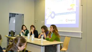 Conferencia bajo el título 'Iniciativas de emprendimiento de mujeres'