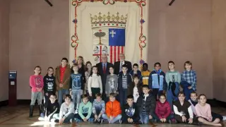 Alumnos del colegio Zalfonada de Zaragoza en las Cortes