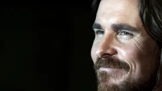 El actor británico Christian Bale protagonizará en otoño este nuevo drama romántico dirigido por Terry George.