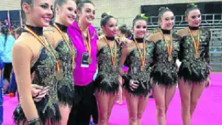 El equipo de Gimnasia Rítmica Zaragoza, con el oro