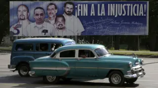 Cartel que pide la liberación de presos cubanos