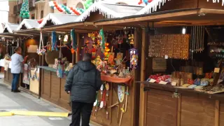Mercado de Navidad en la plaza López Allué