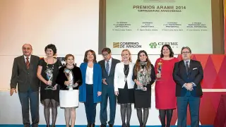 Las premiadas, con el consejero Arturo Aliaga;la vicepresidenta de las Cortes, Rosa Plantagenet, y los presidentes de la CREA (Fernando Callizo), Arame (Mª Jesús Llorente) y la Cámara (Manuel Teruel).