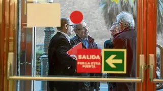 El PSOE hará sus listas desde las agrupaciones y se reivindica como "el cambio seguro"