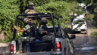 Hallan seis fosas con 10 cadáveres y 11 cabezas humanas en el estado de Guerrero