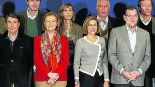 Rajoy, ayer junto a líderes de su partido entre ellos Luisa Fernanda Rudi, en La Granja.