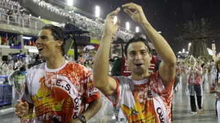 La lluvia no impide a Nadal debutar en el carnaval de Río