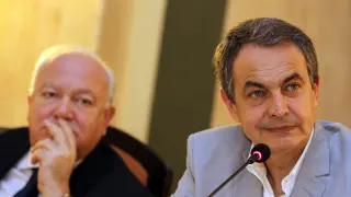 El expresidente Zapatero, junto a Moratinos