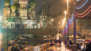 El  cuerpo de Nemtsov yace en el suelo