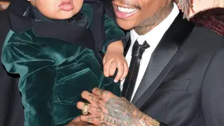 Wiz Khalifa y su hijo, en los Grammy