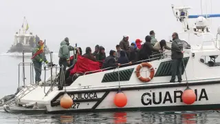 Una patera con 54 ocupantes arriba a la Isla de Alborán y localizan otra con 15 personas