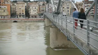 El río Ebro pasa por Cataluña sin causar incidencias graves