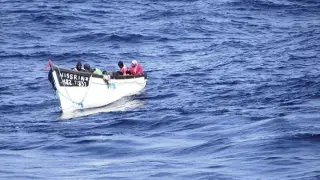 ​Rescatan a 38 inmigrantes, cuatro de ellos muertos, de dos pateras que iban a Canarias
