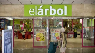 Un supermercado El Árbol en Zaragoza (Archivo)