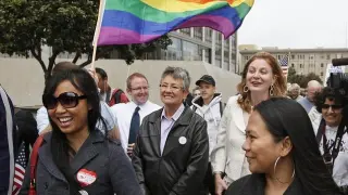 Un matrimonio de homosexuales en San Francisco a punto de contraer matrimonio