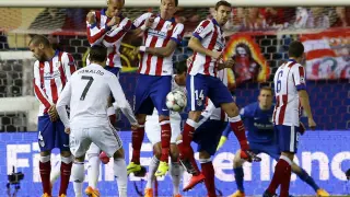La ​FIFA estudia prohibir fichar a Real Madrid y Atlético por la contratación de menores