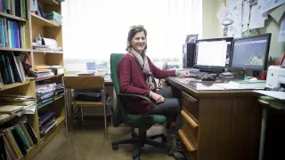 La profesora Paloma Ibarra, en su despacho