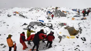 Campo base del Everest tras las avalanchas