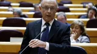 Cristóbal Montoro en una de sus intervenciones durante la sesión de control al Gobierno en el Pleno del Senado.