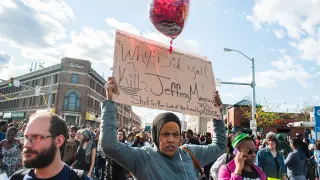 La violencia y los disturbios que sacudieron este lunes la ciudad de Baltimore.
