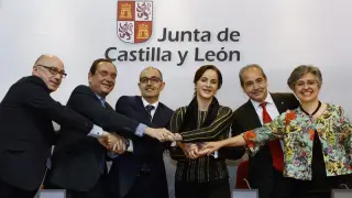 De izda. a dcha. Domingo Barca, Ramón Sobremonte, Pedro Pisonero Pérez, Silvia Clemente, Cipriano García e Isabel Martín Arija