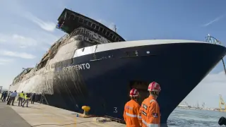 El 'Sorrento' atraca en el puerto de Sagunto