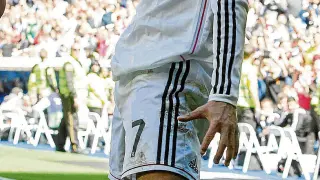 Cristiano celebra su quinto gol ante el Granada.