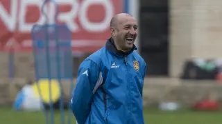 Popovic se ríe, durante un entrenamiento del Real Zaragoza