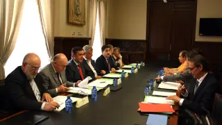 El salón de Comisiones de la Diputación de Soria ha acogido este jueves la junta general de accionistas y el consejo de Norma Doors Technologies