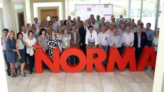75 alcaldes y concejales de la provincia de Soria han visitado la factoría de Norma Doors