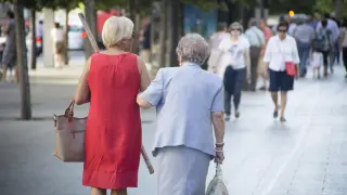 Las personas mayores son las principales usuarias de las ayudas domiciliarias.
