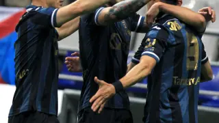 El delantero del Real Oviedo, Miguel Linares, tras marcar el primer gol del equipo asturiano ante el Nástic de Tarragona.