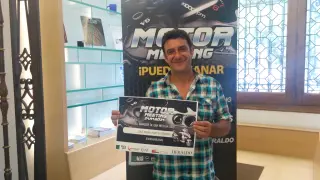 Jose Miguel recoge su premio