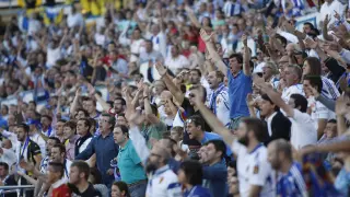 La afición del Real Zaragoza en La Romareda.