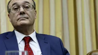 El Gobernador del Banco de España, Luis María Linde, en la comisión de economía y competitividad.