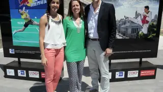 La campeona del Mundo de bádminton, Carolina Marín junto a la directora general de deportes del CSD, Ana Muñoz y el subcampeón olímpico de taekwondo, Nico García.