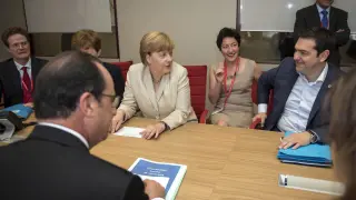 Angela Merkel y François Hollande se con Tsipras