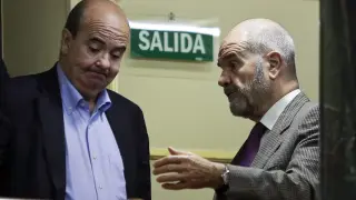 Los ya exdiputados socialistas Manuel Chaves y Gaspar Zarrías.