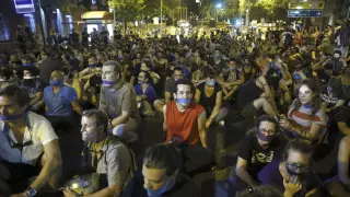 Manifestantes ante el Congreso de los Diputados, en Madrid, contra la Ley de Seguridad Ciudadana.