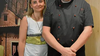 Maite Barra y Juanjo Banqueri, propietarios del restaurante +Albarracín, donde han preparado el gazpacho y el salmorejo.