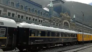 El Tren Azul estuvo en mayo del año pasado en la estación de Canfranc tras salir de Sabiñánigo.