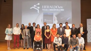 Foto de familia en la entrega de premios Aragón en la Red.