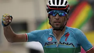 Nibali vence y Quintana resta 32 segundos a Froome