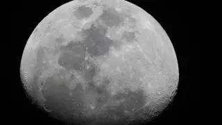 El asteroide que creó el cráter Oriental impactó a 15 kilómetros por hora contra la Luna.