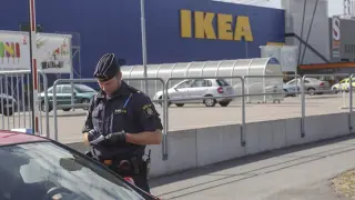 La Policía custodia el Ikea donde se han producido los asesinatos