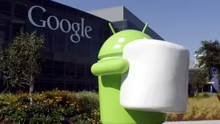 Google muestra su estatua 'Android Marshmallow', nombre de su sistema operativo.