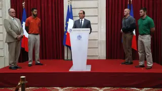 Reconocimiento de Hollande a los ciudadanos que consiguieron evitar el atentado en el tren