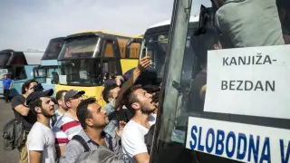 Un bus de refugiados sirios en Croacia