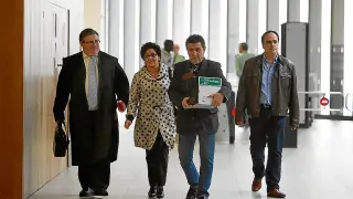 El abogado Jorge Español, los alcaldes Obdulia Gracia y Alfonso Salillas y Juan José Nieto.